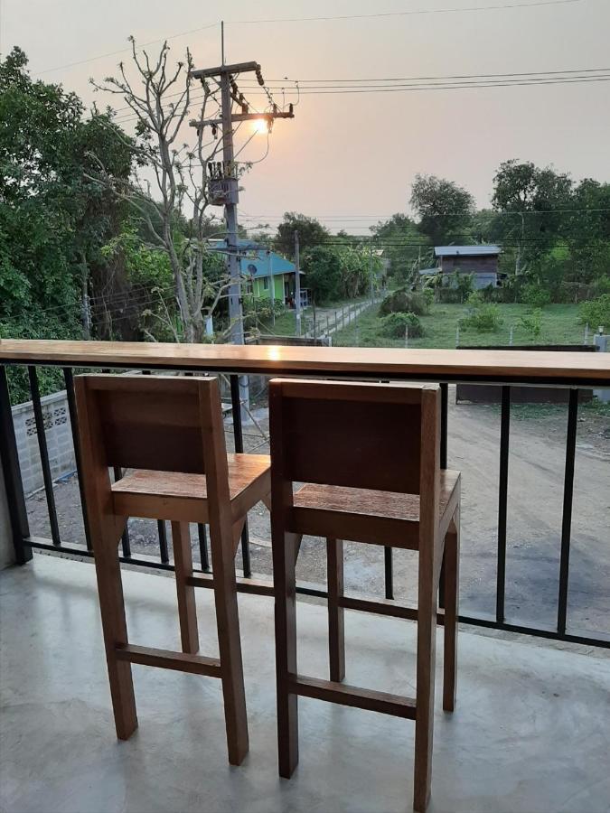 Baan Rabiangdao Uthaithani Uthai Thani Exterior foto